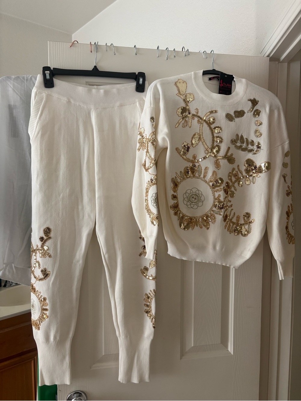 Size L Diva Cream Knit/Sweater pant Set with pockets, Gold Sequin Floral Motif